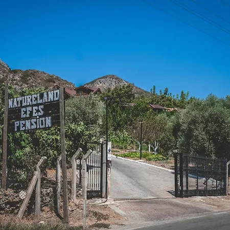 Natureland Efes מלון דירות 3*
