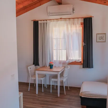 بنسيون ناتور لاند ايفاس سلجوك