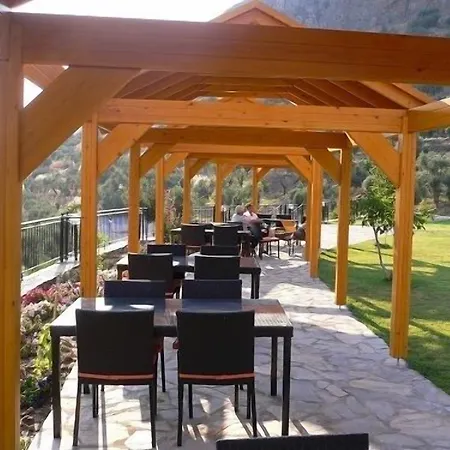 بنسيون ناتور لاند ايفاس